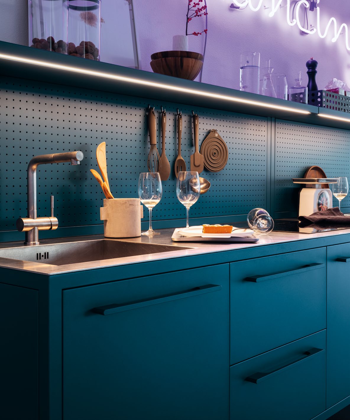 OUTDOOR KITCHEN